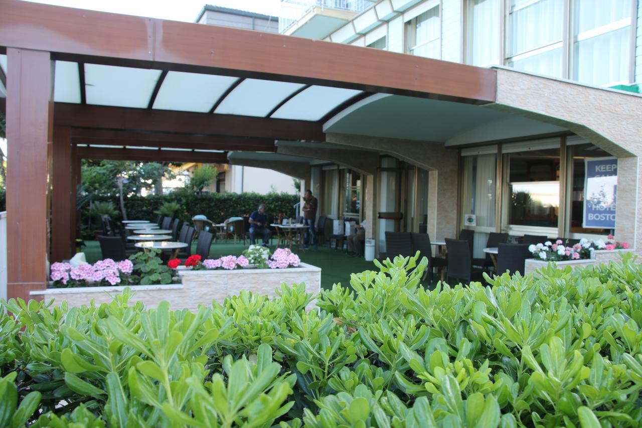Hotel Boston 알바아드리안티카 외부 사진