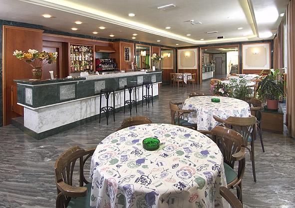 Hotel Boston 알바아드리안티카 외부 사진